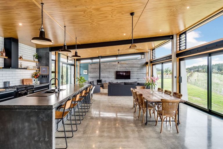 Photo of property in 55 Avery Road, Eskdale, Napier, 4182