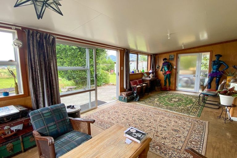 Photo of property in 43 Abel Tasman Drive, Takaka, 7110