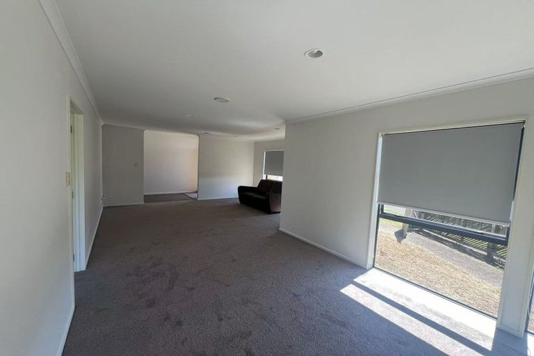 Photo of property in 2 Deerfield Place, Flat Bush, Auckland, 2019