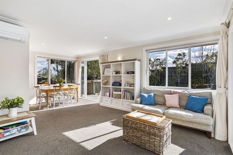 Photo of property in 41 Woodstock Road, Forrest Hill, Auckland, 0620