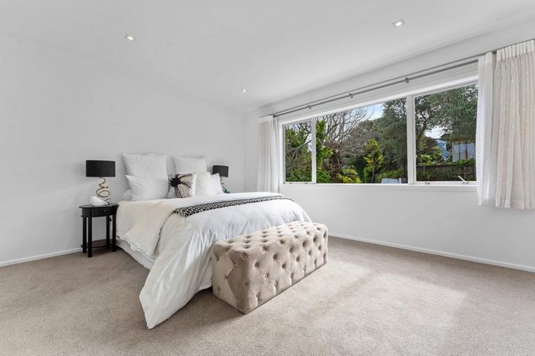 Photo of property in 16 Prestige Place, Castor Bay, Auckland, 0620