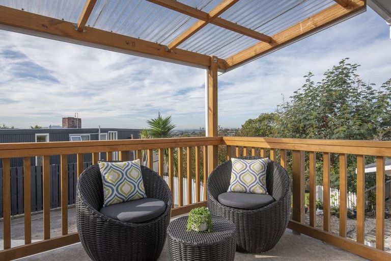 Photo of property in 1/57 Coronation Road, Hillcrest, Auckland, 0627