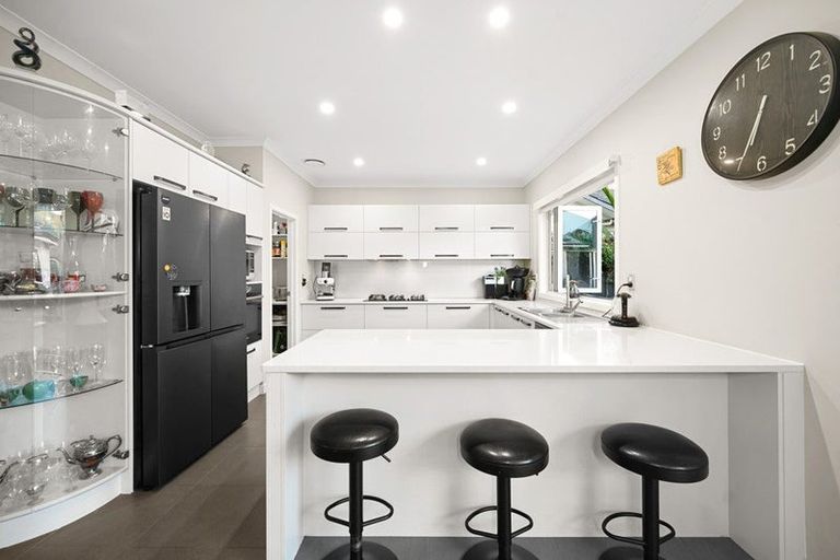 Photo of property in 22 Gibbston Close, Huntington, Hamilton, 3210