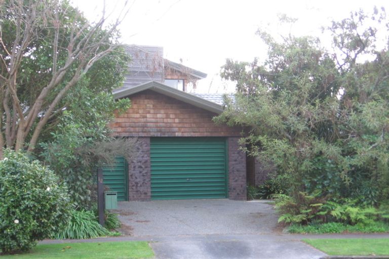 Photo of property in 12 Earl Place, Hokowhitu, Palmerston North, 4410