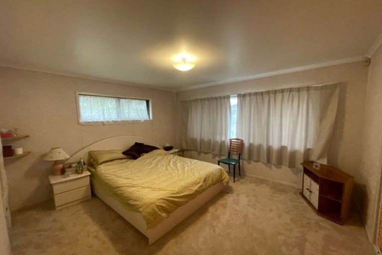 Photo of property in 6 Headcorn Place, Botany Downs, Auckland, 2010