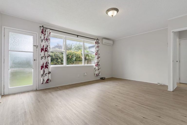 Photo of property in 2/9 Wells Road, Bucklands Beach, Auckland, 2012
