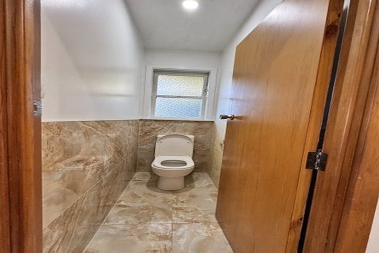 Photo of property in 71 Tirimoana Road, Te Atatu South, Auckland, 0602