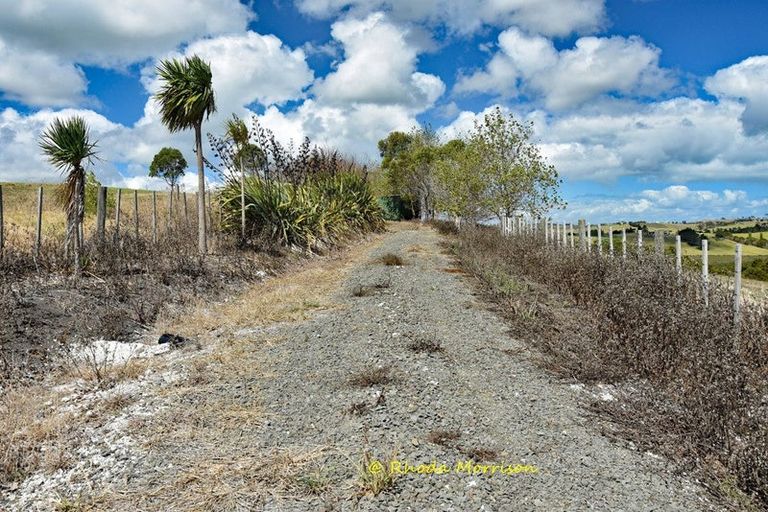 Photo of property in 196 Metcalfe Road, Matakohe, 0593