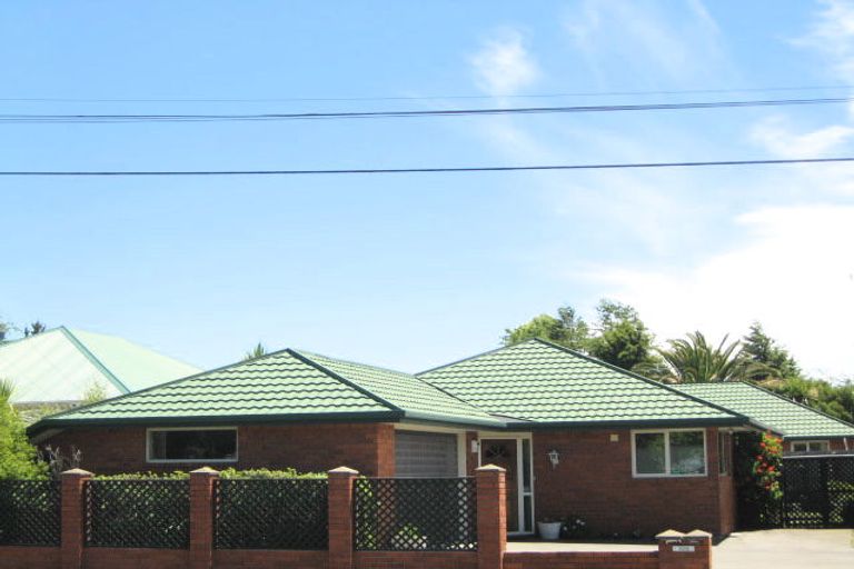 Photo of property in 105 Somerfield Street, Somerfield, Christchurch, 8024