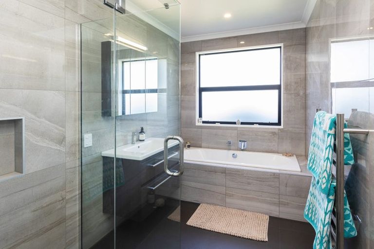 Photo of property in 86 Aston Drive, Waimairi Beach, Christchurch, 8083