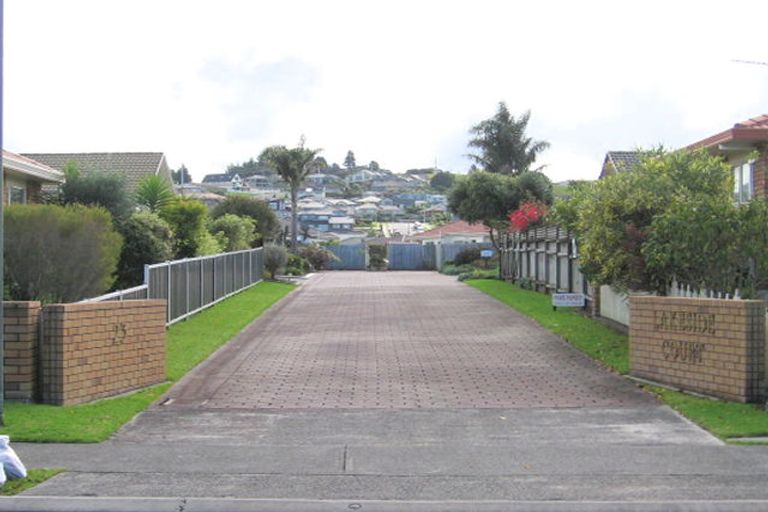 Photo of property in 1/23 Lakeside Drive, Orewa, 0931