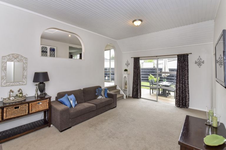 Photo of property in 4 Lipton Grove, Opaheke, Papakura, 2113