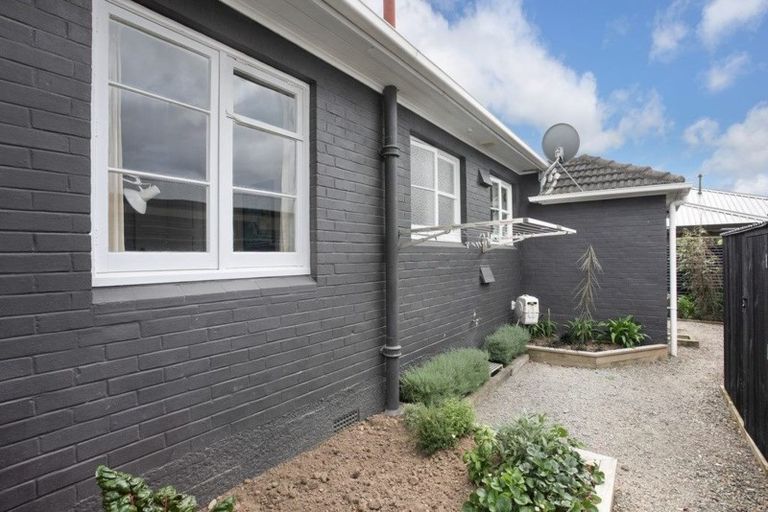 Photo of property in 31 Ihle Street, Terrace End, Palmerston North, 4410