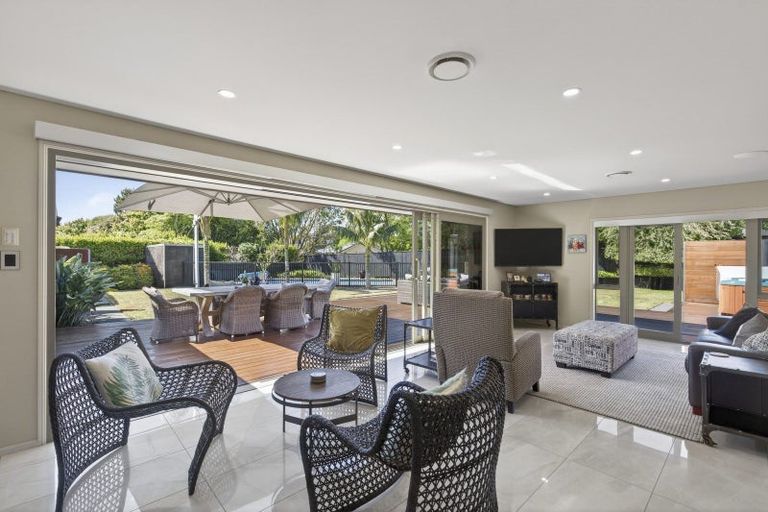 Photo of property in 55 Shelter Grove, Frankleigh Park, New Plymouth, 4310