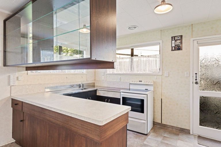 Photo of property in 110 Pioneer Road, Moturoa, New Plymouth, 4310