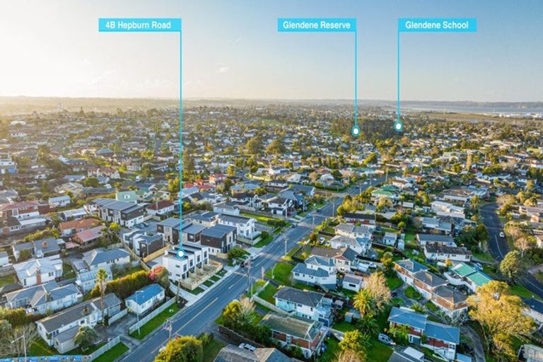 Photo of property in 4b Hepburn Road, Glendene, Auckland, 0602