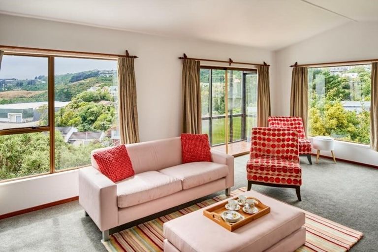 Photo of property in 18c Caesars Place, Churton Park, Wellington, 6037