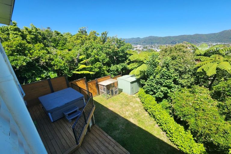 Photo of property in 11 Onehuka Road, Tirohanga, Lower Hutt, 5010