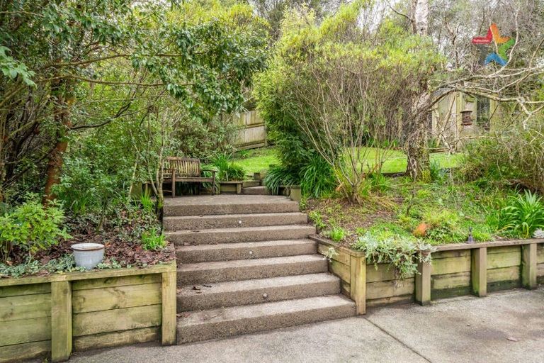 Photo of property in 81 Horoeka Street, Stokes Valley, Lower Hutt, 5019