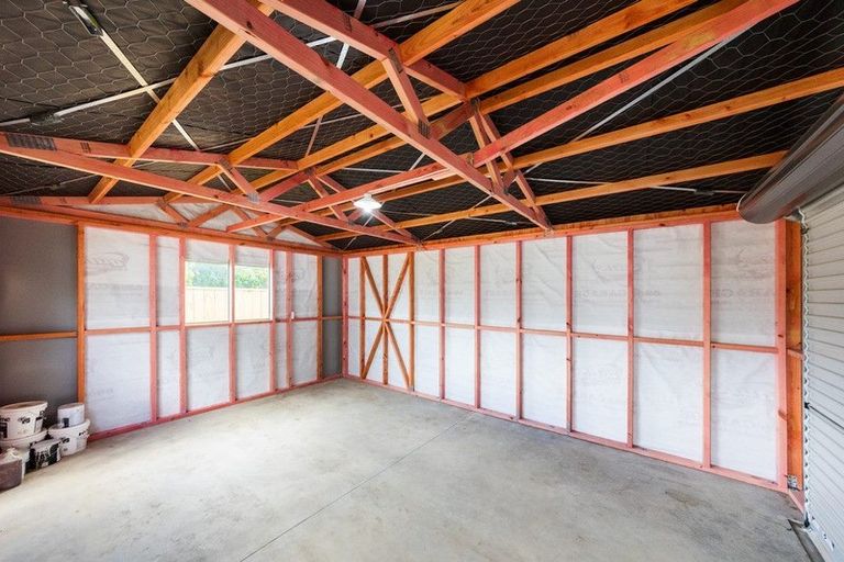 Photo of property in 1 Ferndale Place, Feilding, 4702