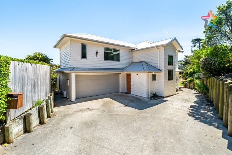 Photo of property in 18 Cresswell Place, Johnsonville, Wellington, 6037