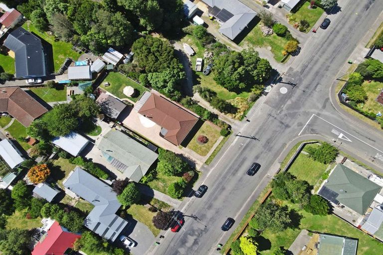 Photo of property in 22 Woodend Road, Woodend, 7610