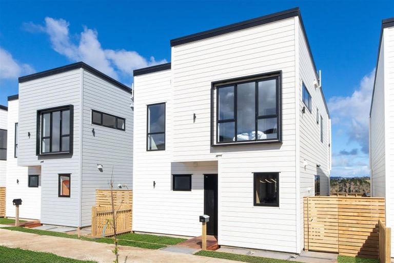 Photo of property in 16 Greenbrier Street, Westgate, 0814