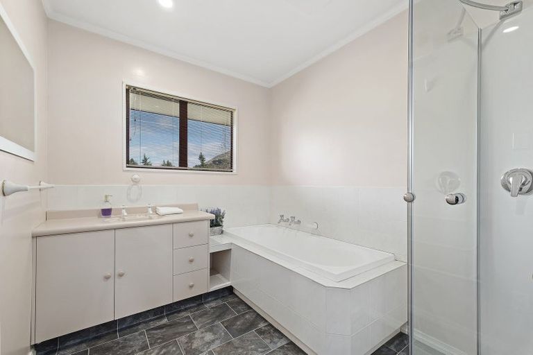 Photo of property in 18 Orchard Road, Wanaka, 9382