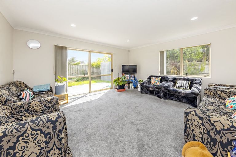Photo of property in 7a Andover Way, Goodwood Heights, Auckland, 2105