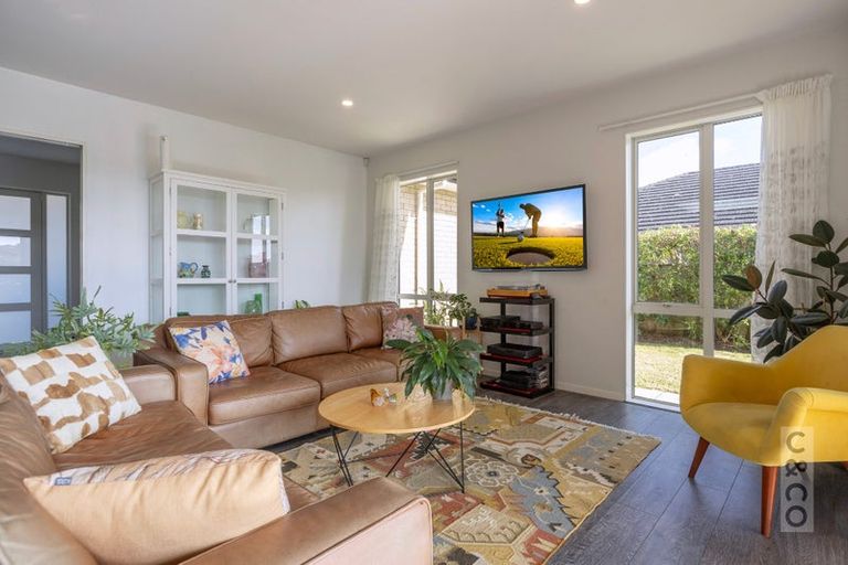 Photo of property in 23 Turpin Road, Riverhead, 0820