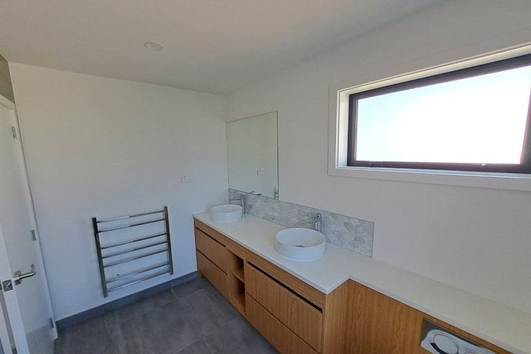 Photo of property in 18c Spinella Drive, Bayview, Auckland, 0629