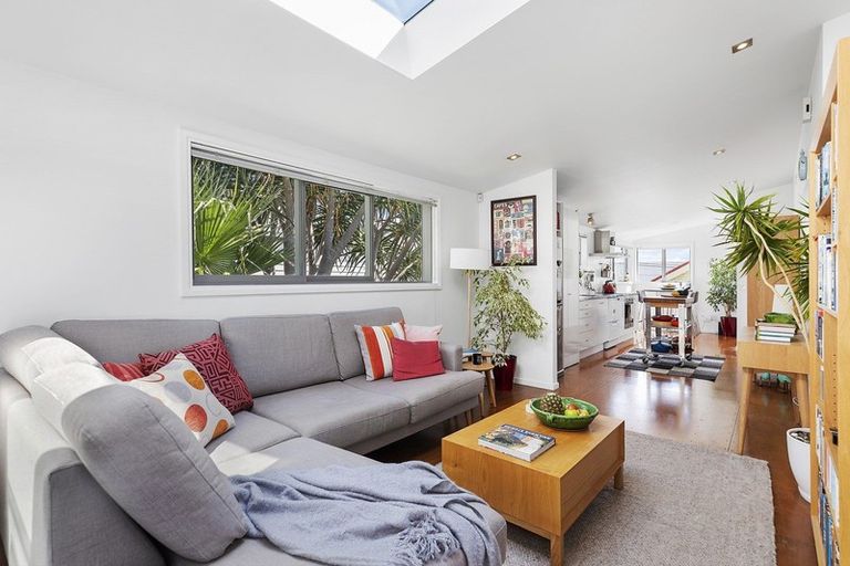 Photo of property in 398a Broadway, Miramar, Wellington, 6022