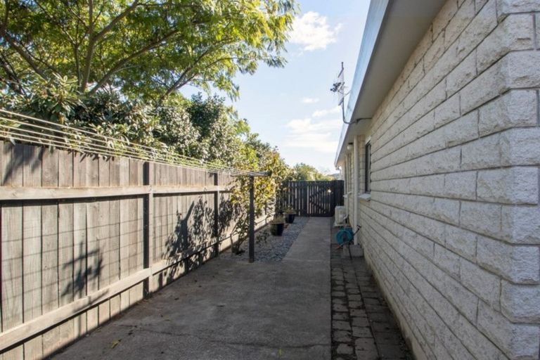 Photo of property in 2/64 Guppy Road, Greenmeadows, Napier, 4112