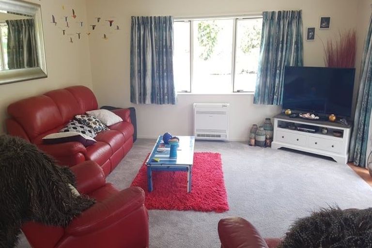 Photo of property in 27 Villa Grove, Paraparaumu, 5032