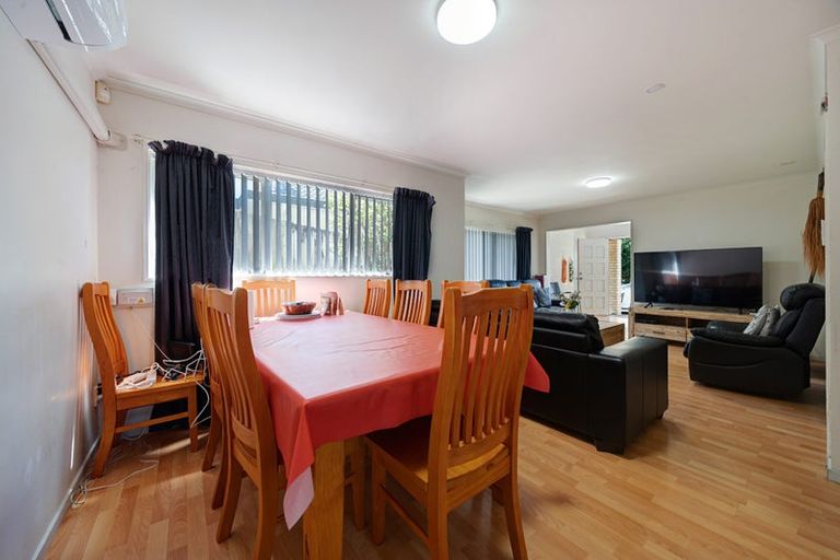 Photo of property in 15 Millstream Drive, Henderson, Auckland, 0610