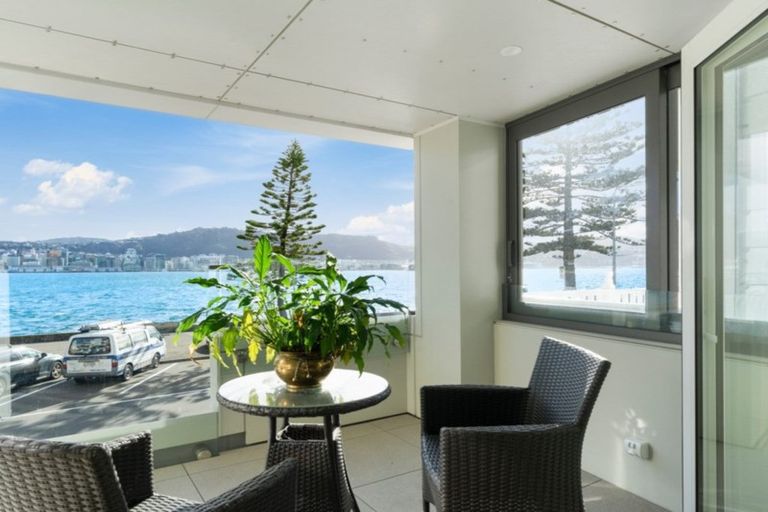 Photo of property in 1/318 Oriental Parade, Oriental Bay, Wellington, 6011