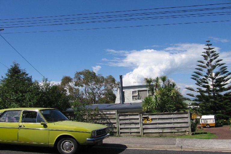 Photo of property in 1/25 Auld Street, Torbay, Auckland, 0630