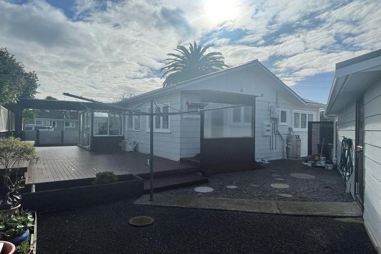 Photo of property in 11b Inver Street, Glen Eden, Auckland, 0602