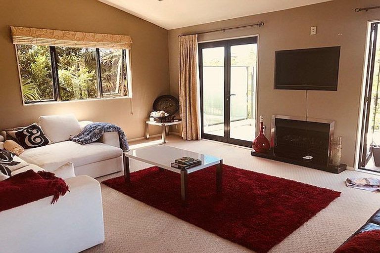 Photo of property in 90a Braemar Road, Castor Bay, Auckland, 0620