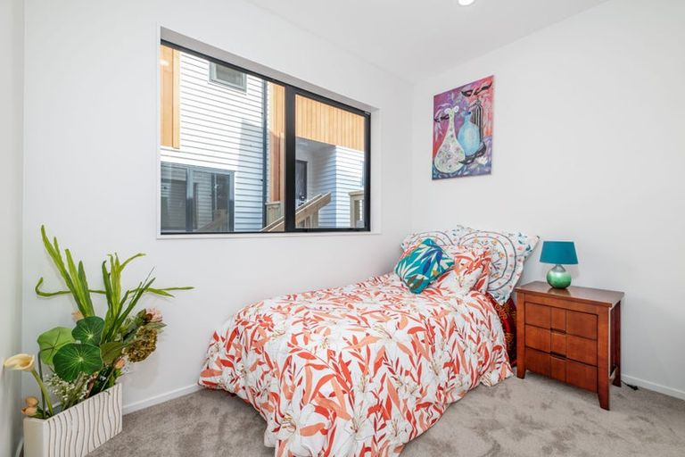 Photo of property in 23b Crystal Avenue, Glendene, Auckland, 0602