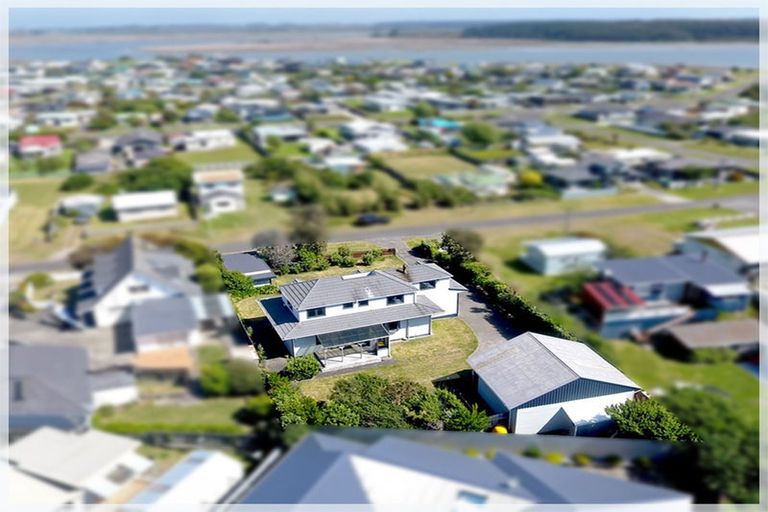 Photo of property in 5 Chaffey Street, Foxton Beach, Foxton, 4815