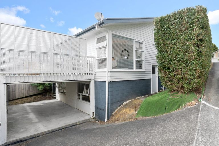 Photo of property in 8 Hauraki Crescent, Pinehill, Auckland, 0632