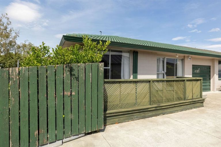Photo of property in 1/15 Chipping Lane, Redwood, Christchurch, 8051