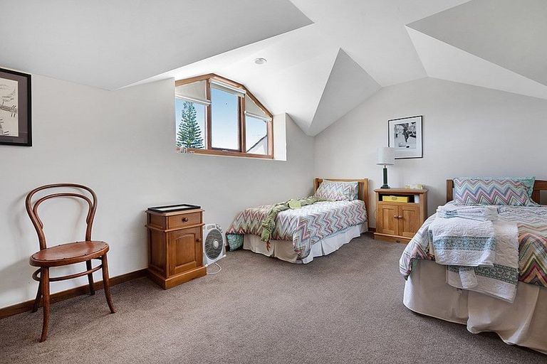 Photo of property in 1/142 Aberdeen Road, Campbells Bay, Auckland, 0620