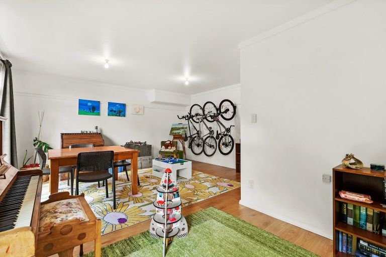 Photo of property in 57 Rona Street, Eastbourne, Lower Hutt, 5013