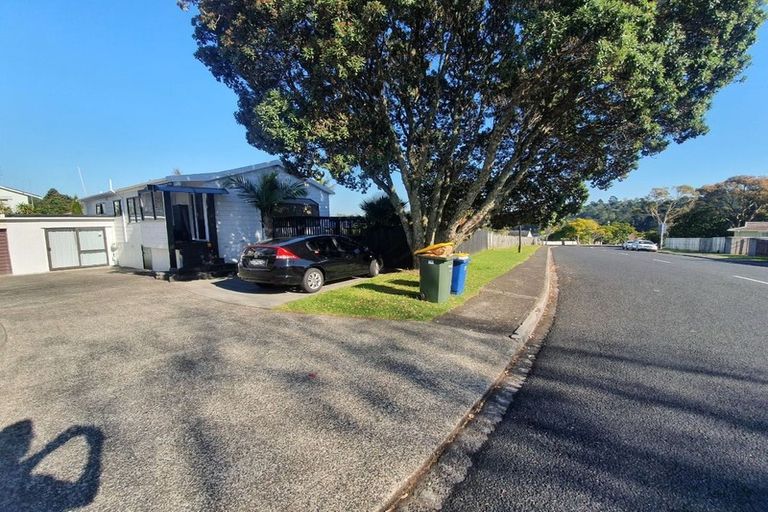 Photo of property in 2/40 Bayview Road, Bayview, Auckland, 0629