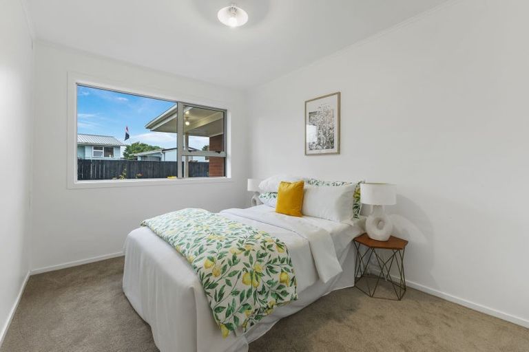 Photo of property in 92 Kayes Road, Pukekohe, 2120