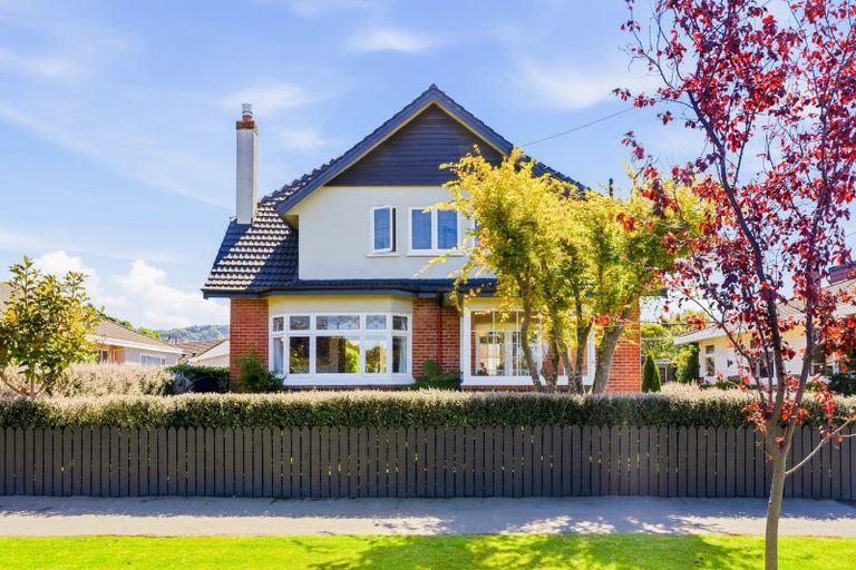 Photo of property in 17 Wycolla Avenue, Saint Clair, Dunedin, 9012