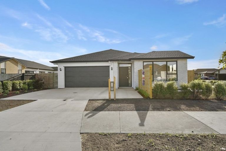 Photo of property in 12 Wellfield Drive, Papakura, 2110