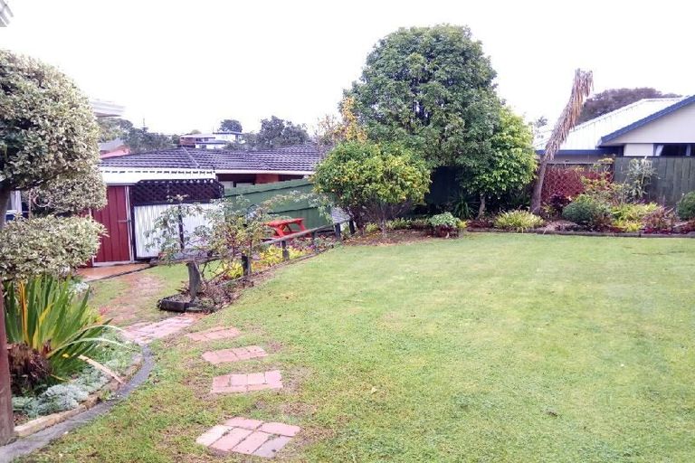 Photo of property in 6 Bass Street, West Harbour, Auckland, 0618